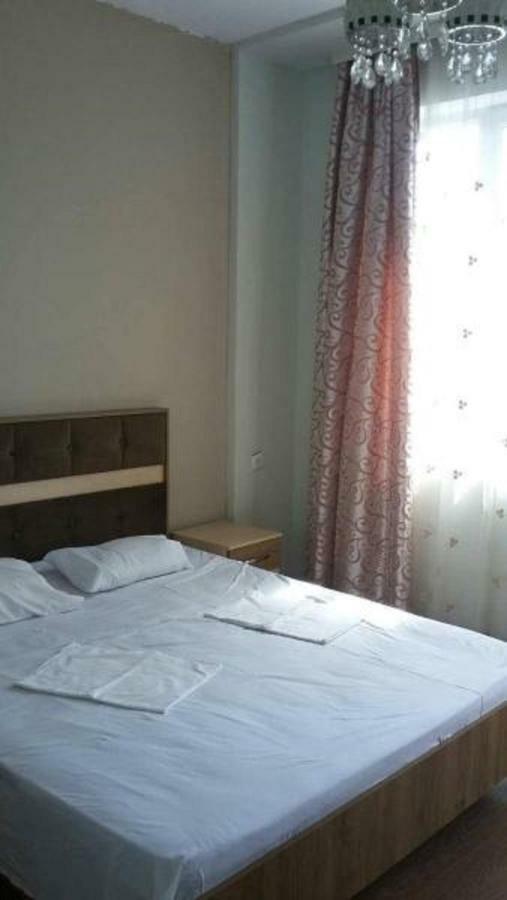 Homestay Izolda Batumi Exterior photo
