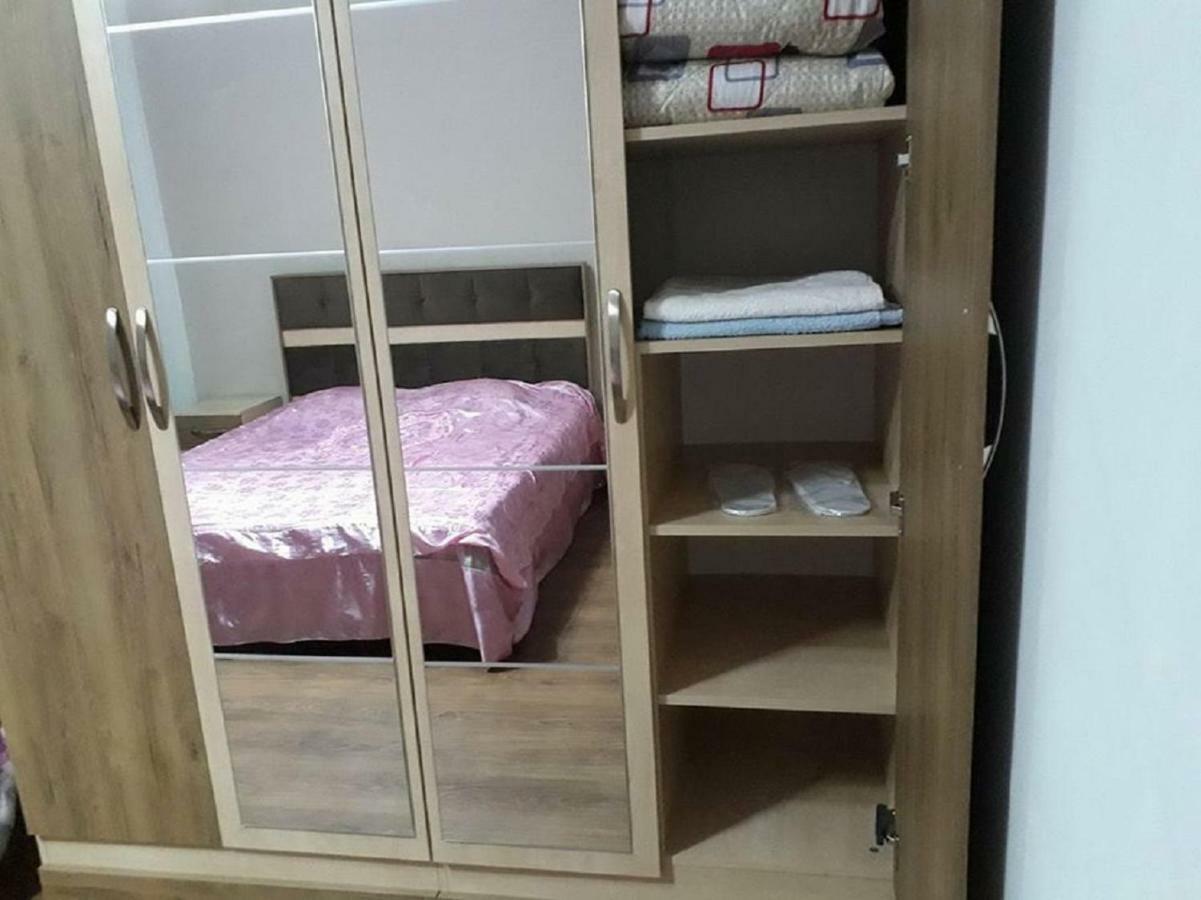 Homestay Izolda Batumi Exterior photo