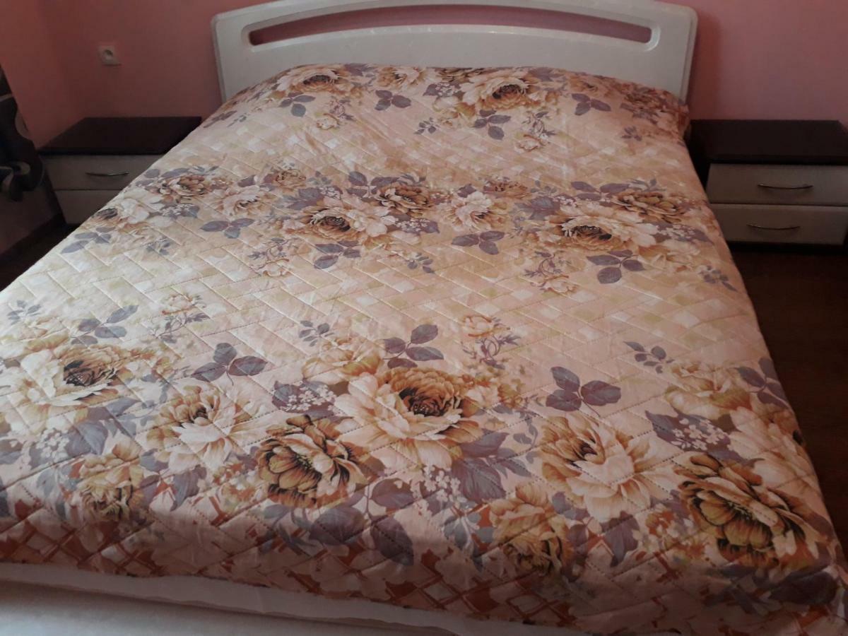 Homestay Izolda Batumi Exterior photo